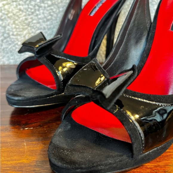 Charles Jourdan Paris black, patent leather stiletto heels. Size 9. - Picture 3 of 10